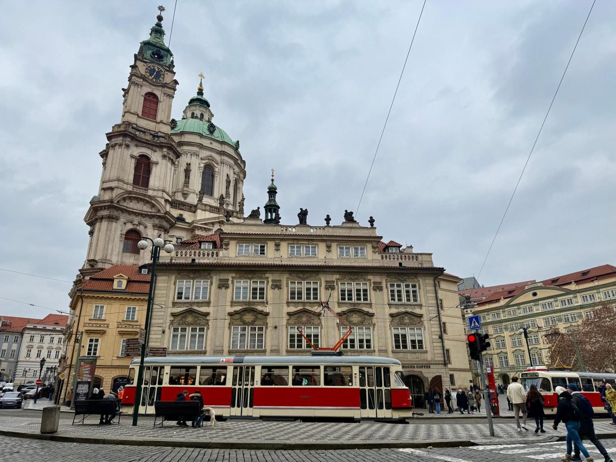 Unique Charles Bridge 2bdr Apartment. Praga