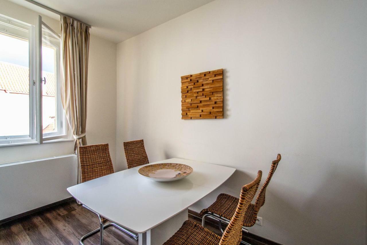Apartamento Unique Charles Bridge 2bdr Apartment. *