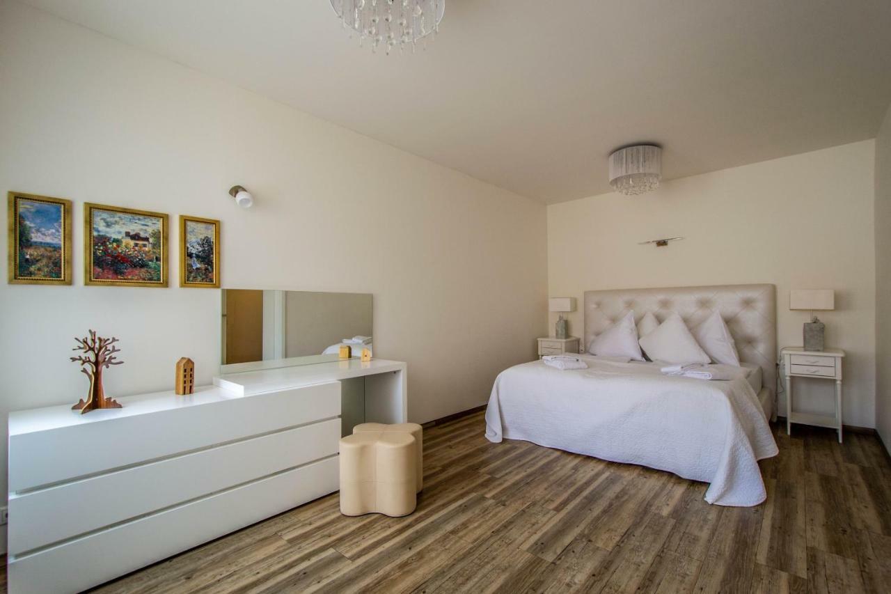 Apartmán Unique Charles Bridge 2bdr Apartment. Praha